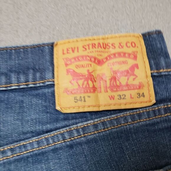Men's 541 Levi’s for athletic builds, Tapered fit, comfortable. Size 32W - Picture 7 of 14
